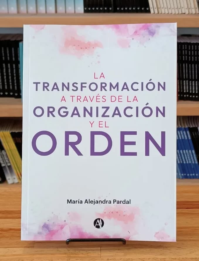El libro impreso, de pie sobre el estante de una librería